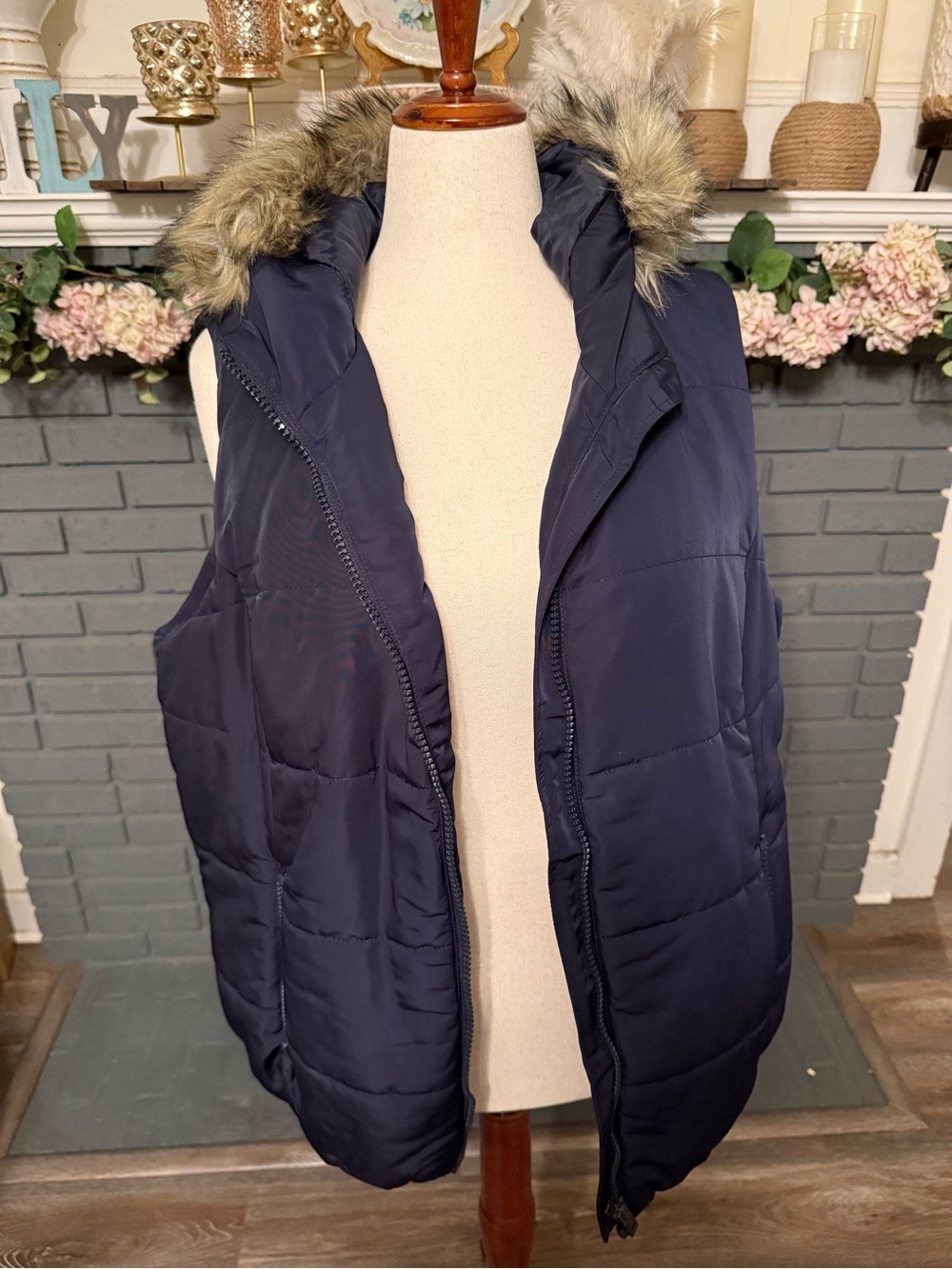Liz Claiborne Navy Puffer Vest with Faux Fur Trim Hood